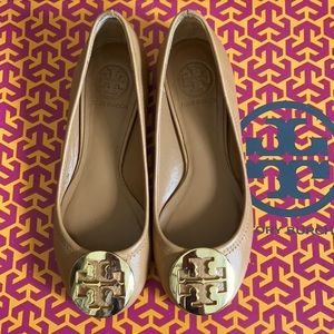 Tory Burch ballet flats in tan size 4.5